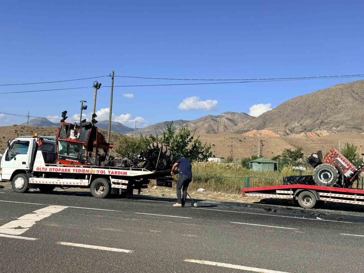 Oltu-Ardahan yolunda minibüsle traktör çarpıştı, yaralı 3 kişiden 2\'sinin durumu ağır