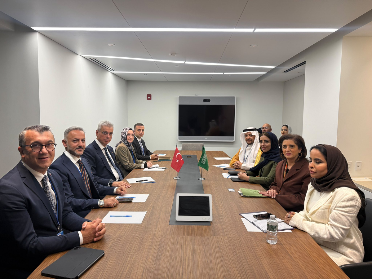 Sağlık Bakanı Memişoğlu New York\'ta DSÖ, Suudi yetkili ve MSD ile görüştü
