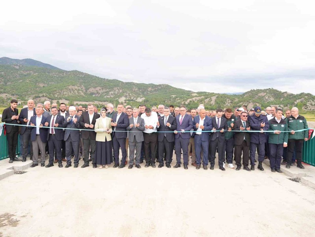 Sinop Durağan'da taşkın projesindeki 2 köprüden Hacıoğlan-Yeşilkent Köprüsü açıldı