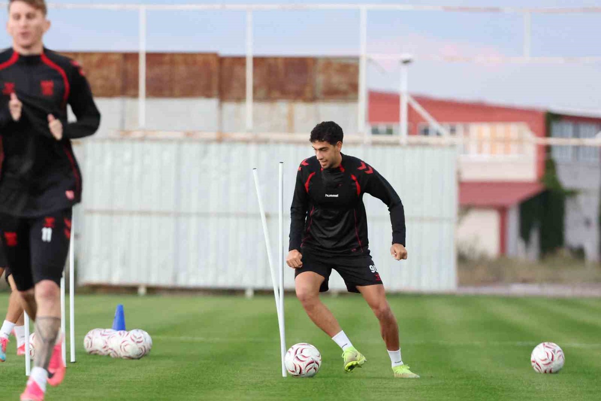 Sivasspor, 5 günlük izni bitirip 9 Ekim\'deki Pendikspor maçına hazırlanıyor