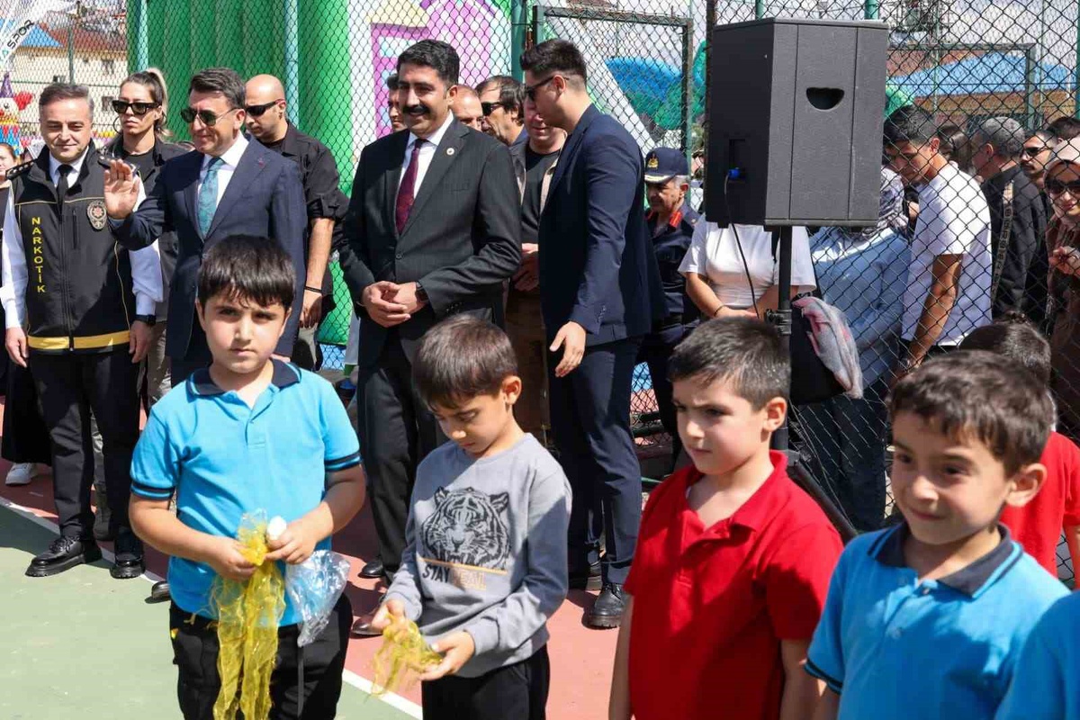 Tunceli\'de Vali Aygöl\'ün katıldığı annelere uyuşturucuyla mücadele anlatıldı