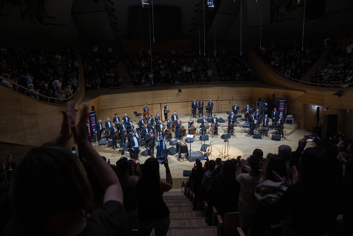 CSO Ada Ankara\'da Ulusal Arap Orkestrası Filistinli Nai Barghouti ile konser verdi.