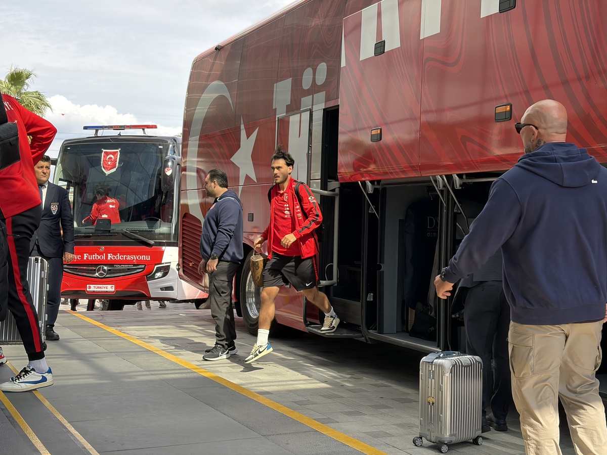 A Milli Futbol Takımı Bursa'da otele yerleşti, 17.00'de antrenman yapacak