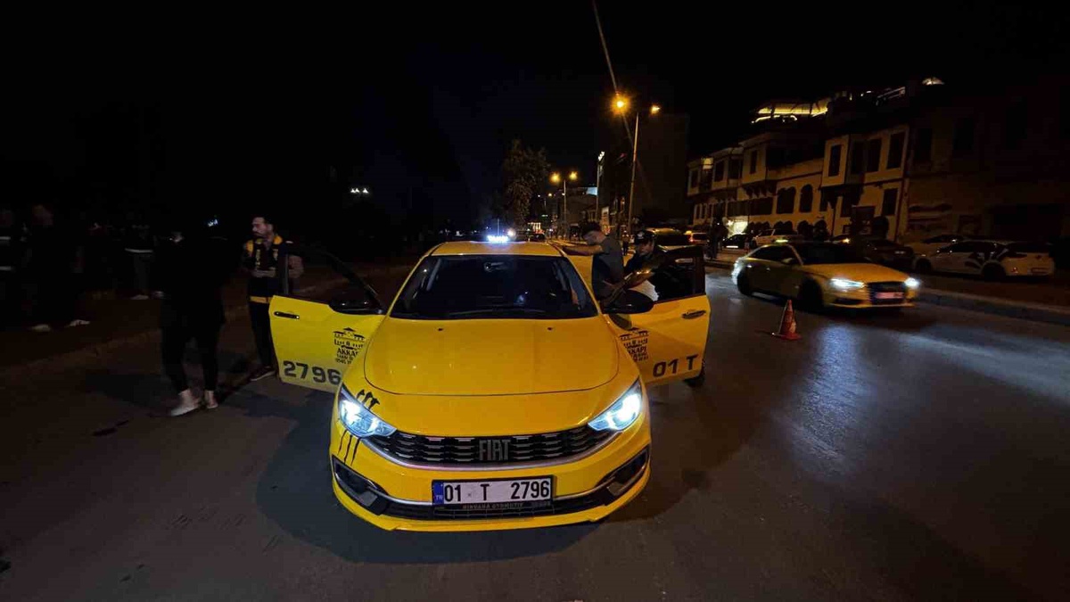Adana\'da 289 ekipli Huzur ve Güven denetiminde 64 şahıs yakalandı, 191 araca ceza kesildi