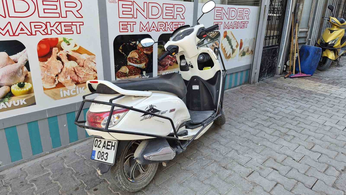 Adıyaman\'da motosiklet ile otomobilin çarpıştığı kazada motosiklet sürücüsü yaralandı