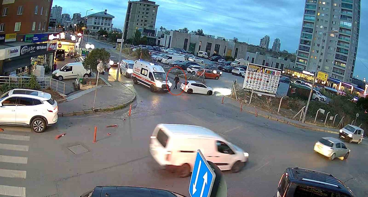 Başakşehir\'de ambulansa yol vermeyen sürücü 466 bin lira ceza aldı