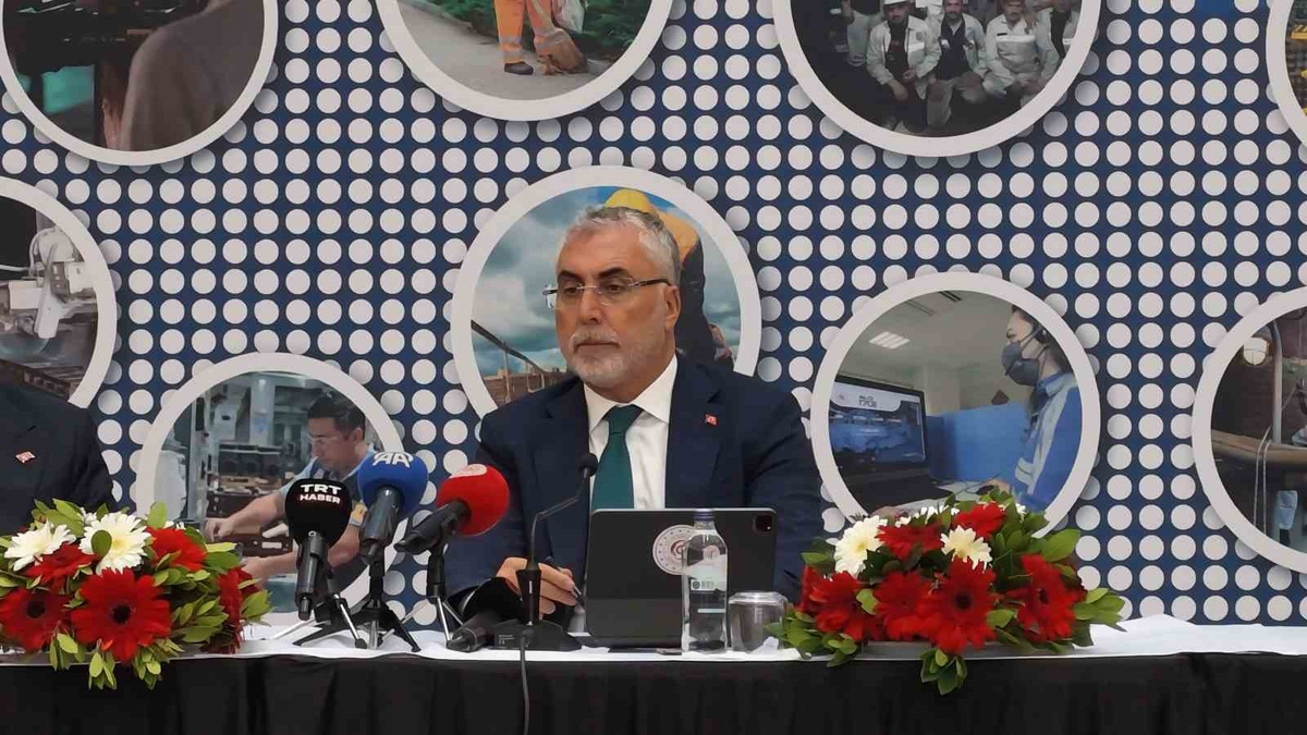 Bakan Işıkhan, 2,1 milyon ilave istihdam ve işsizlikte yüzde 7,6 hedefini açıkladı