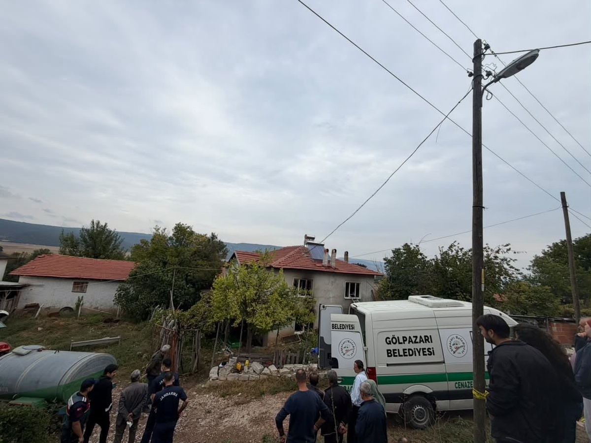 Bilecik Gölpazarı\'nda yangında 72 yaşındaki baba ve 47 yaşındaki kızı öldü.