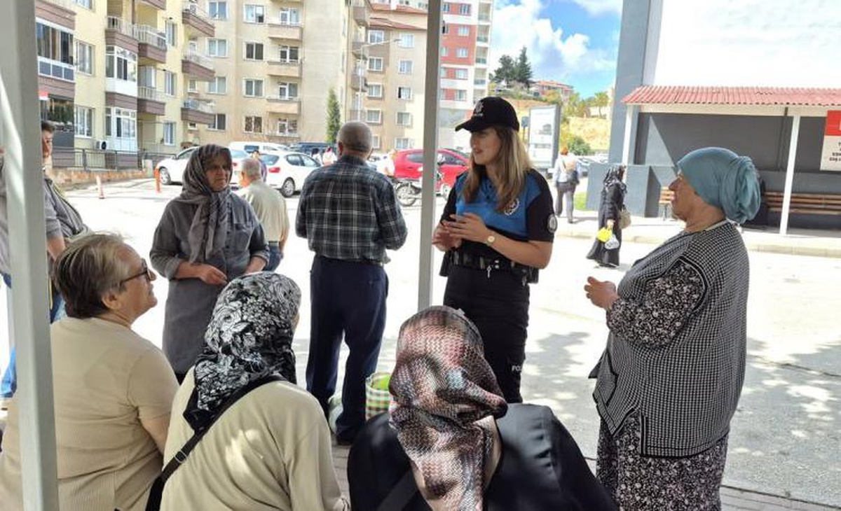 Bilecik\'te polis, 36 vatandaşı dolandırıcılık ve güvenlik konusunda bilgilendirdi