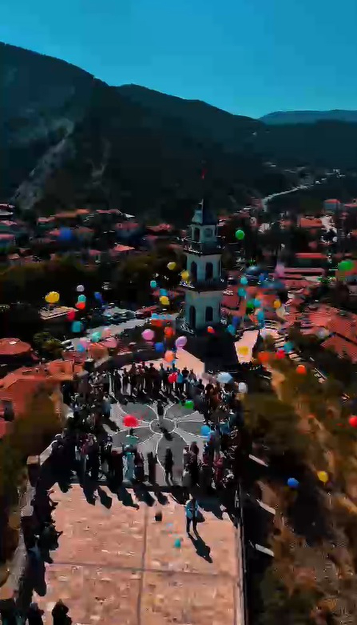 Bolu Göynük\'te yakınları, kanseri yenen 20 yaşındaki genç için balon uçurdu