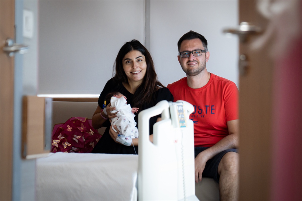 25 santimetrelik kitleye rağmen Buse Tiner Demir, 38. haftada bebeğine kavuştu