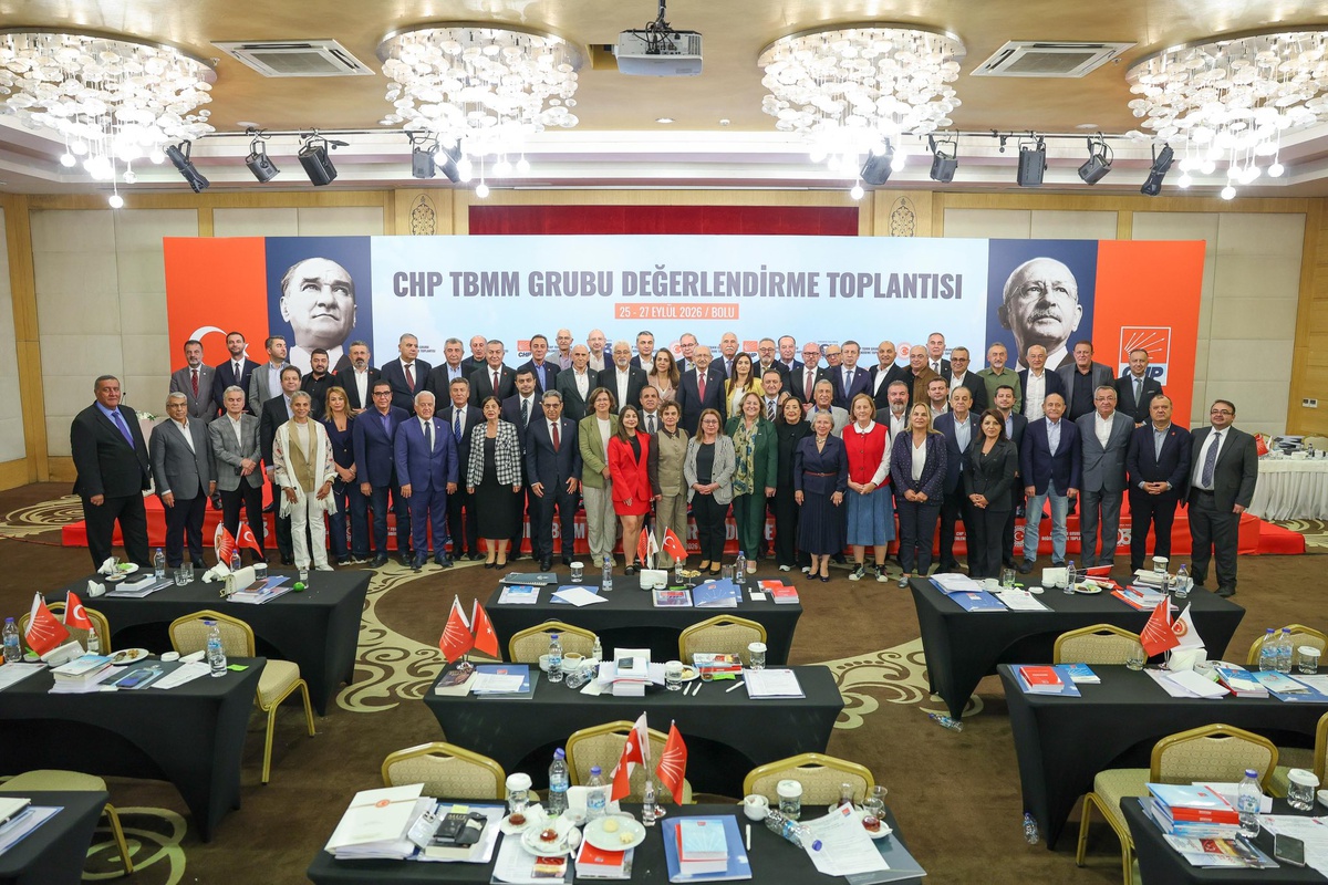 CHP\'nin Bolu Abant kampında kurultay talepleri ve MYK eleştirileri öne çıktı