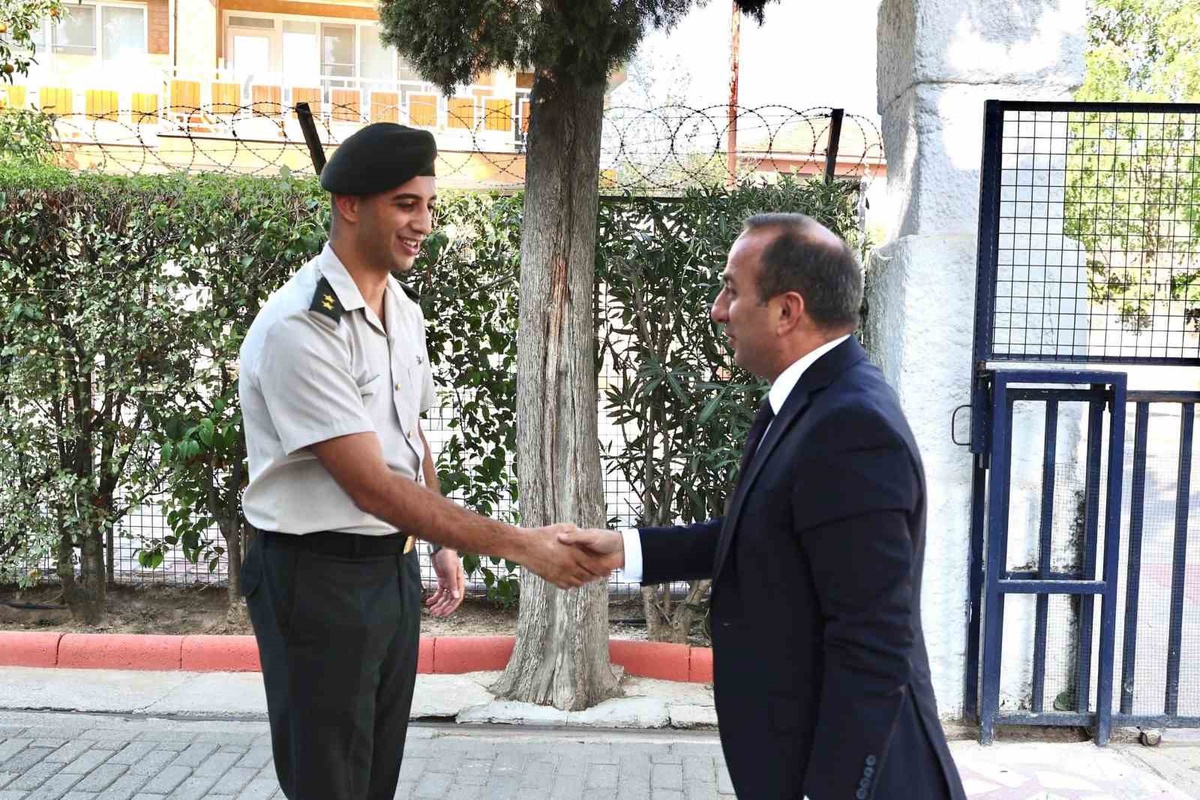 Çine Kaymakamı Erdoğan, yeni atanan Üsteğmen Çınar\'ı ziyaret edip başarılar diledi.