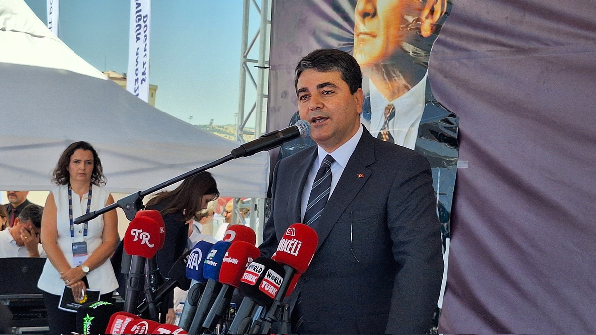Uysal, Fon Krizi\'nde 500 bin yatırımcının değil 86 milyonun zarar gördüğünü belirtti