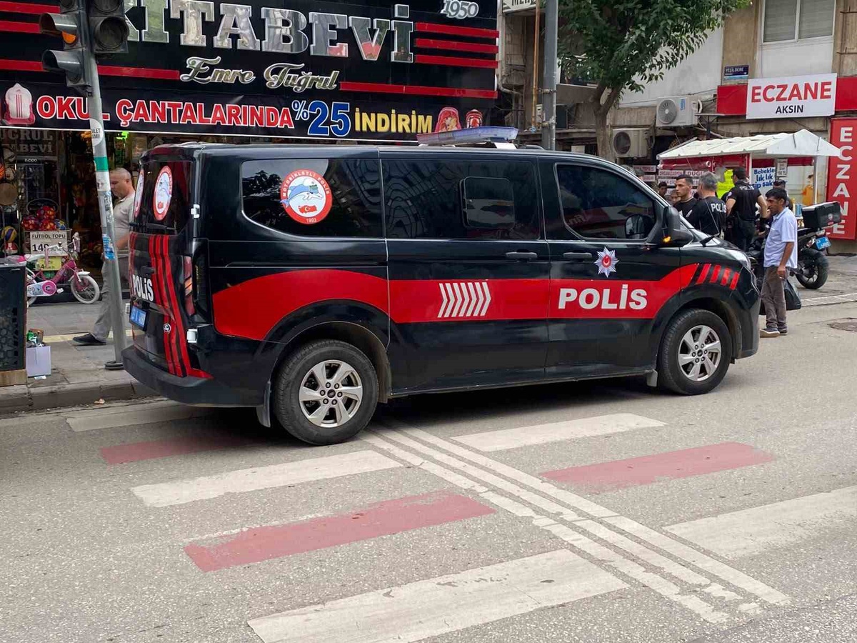 Elazığ\'da Nailbey Mahallesi\'nde bıçaklı kavgada 2 kişi yaralandı