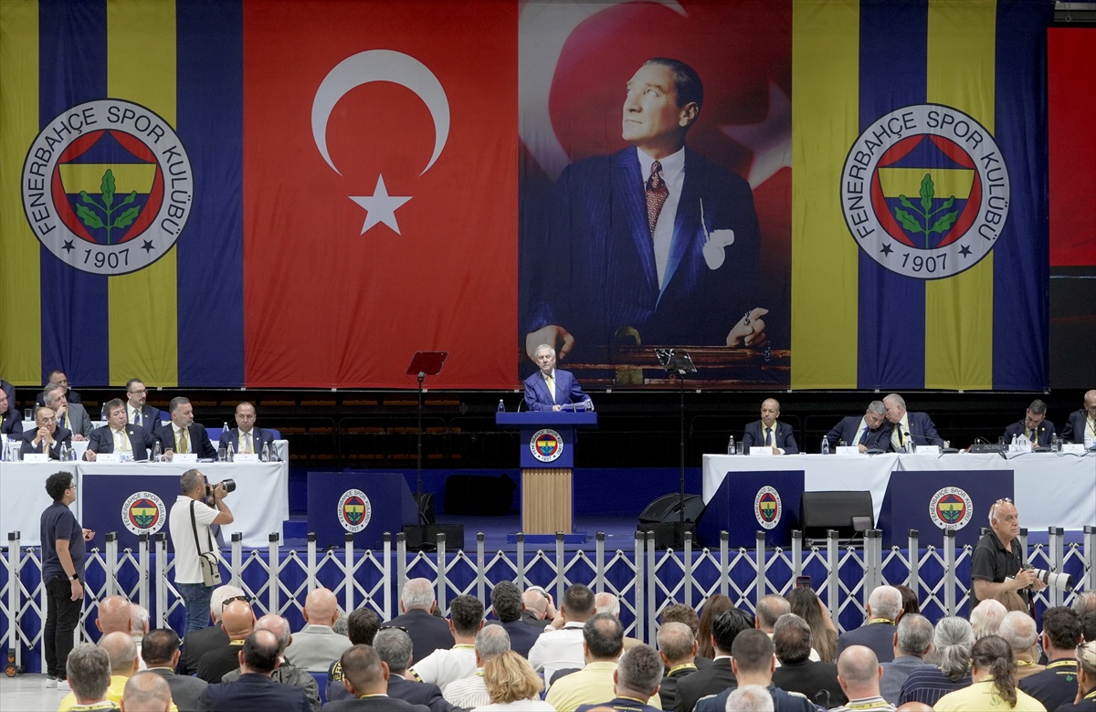 Fenerbahçe\'de Yıldırım\'ın ibra sözü sonrası Saran yönetimi oy çokluğuyla ibra edildi