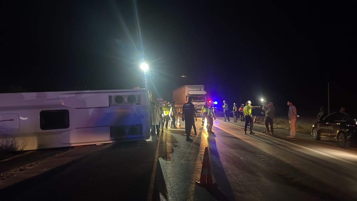 Gaziantep Valiliği\'nden 7 kişinin hayatını kaybettiği kazaya ilişkin açıklama: 1\'i ağır 13 yaralının tedavisi sürüyor