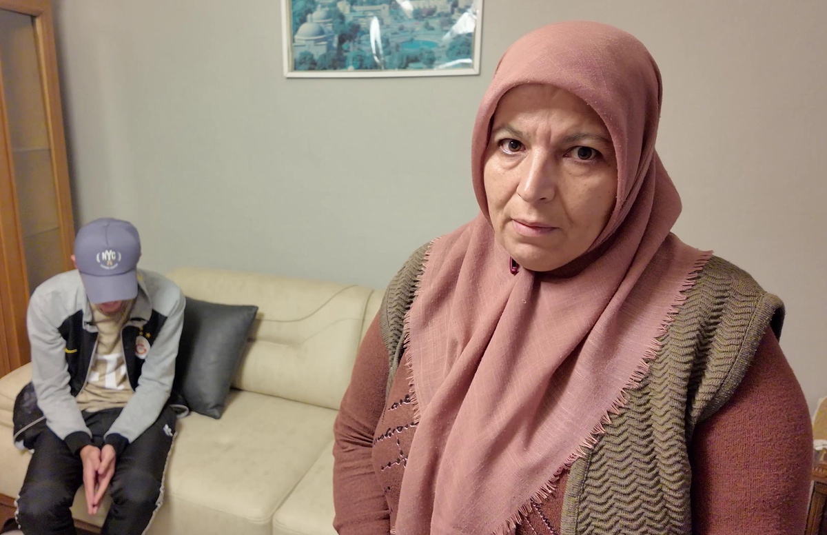 Erzurum\'da göz tansiyonu hastası Oğuzhan Altay, geçmeyen ağrıları için yardım istiyor