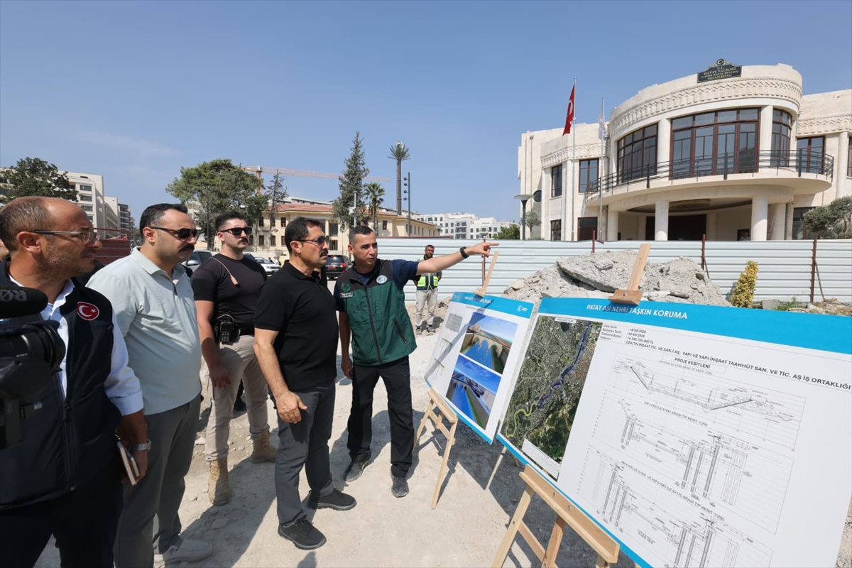 Vali Masatlı, Hatay Antakya\'da yeniden inşa edilen 54 yıllık Ata Köprüsü\'nü inceledi