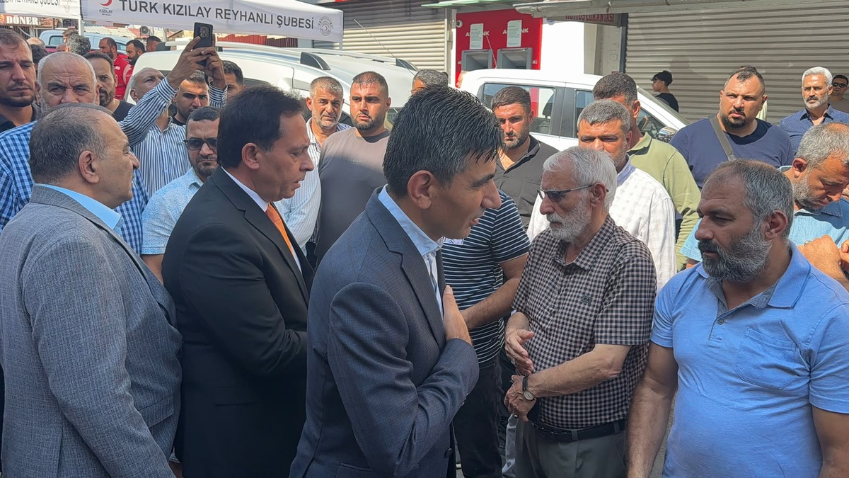 Hatay Reyhanlı\'da gemi kazasındaki kayıp iki kardeş için gıyabi cenaze namazı kılındı