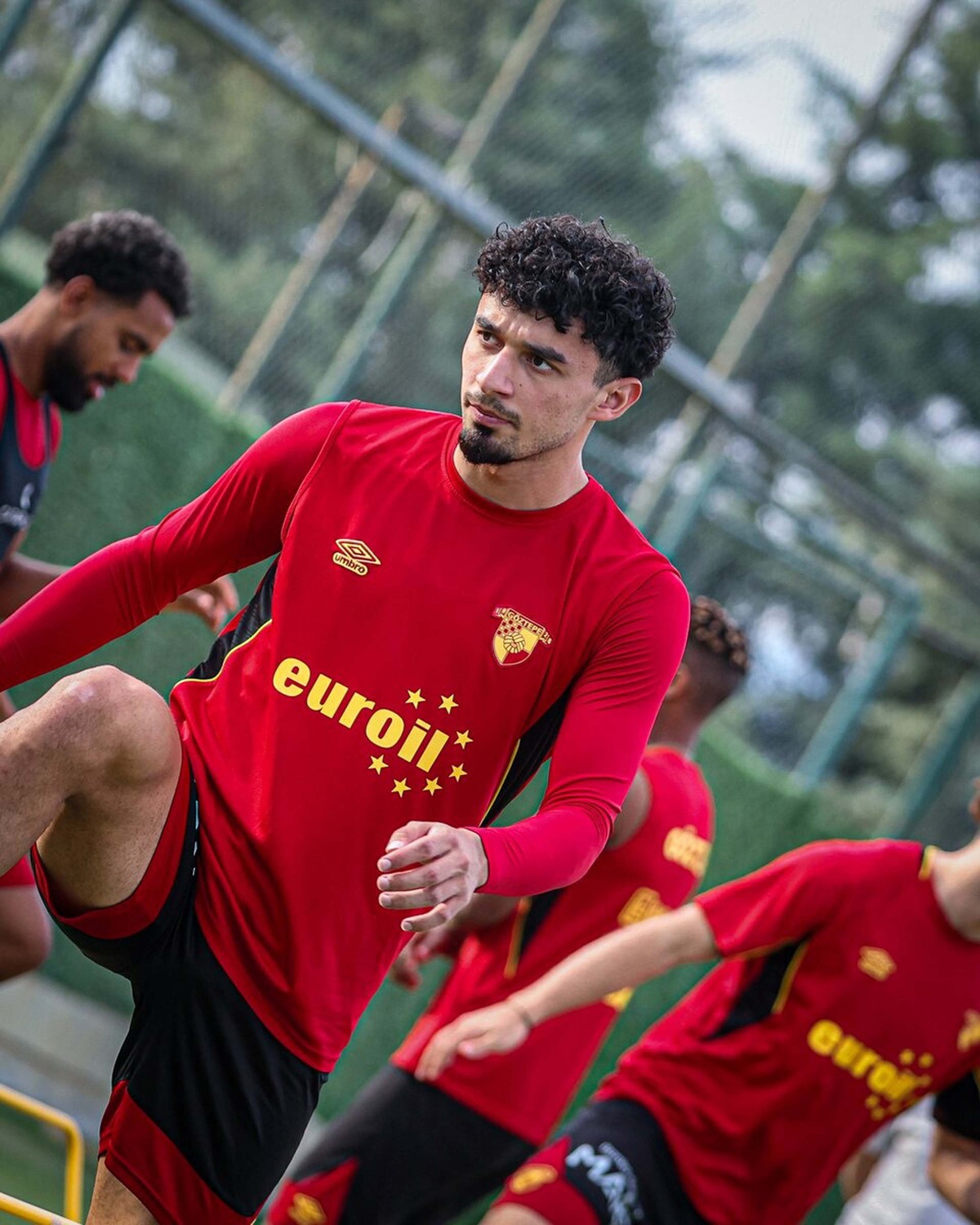 Göztepe, Eyüpspor deplasmanı öncesi Miroshi ve Sundberg\'le hazırlıklara başladı