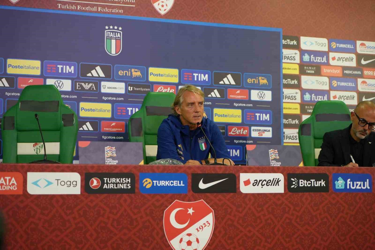 Mancini, yarın Türkiye maçı öncesi büyük taktik değişiklik yapmayacaklarını söyledi