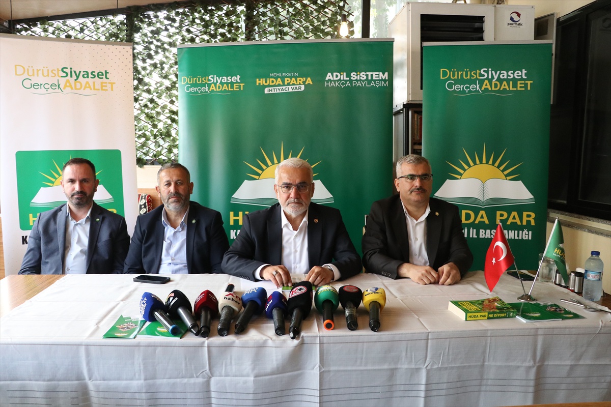 Kayseri\'de Yapıcıoğlu, yeni anayasayı siyasetin millete namus borcu olarak niteledi