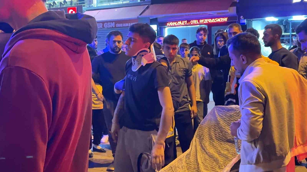 Kayseri Kocasinan\'da motosiklet çocuğa çarptı, 3 kişi yaralandı; 2\'si ağır yaralandı.