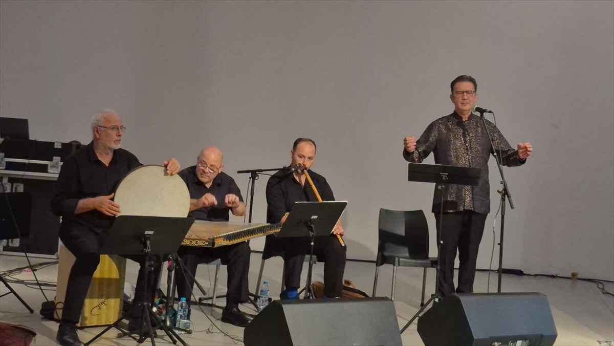 Mevlana İdris Zengin, Artİstanbul Feshane\'de düzenlenen anma programıyla yad edildi