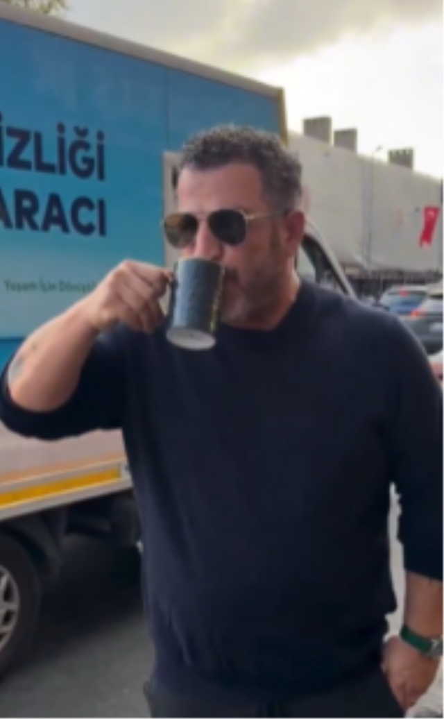 Midyeci Ahmet'ten mide bulandıran tarif! Bardağa doldurup içti