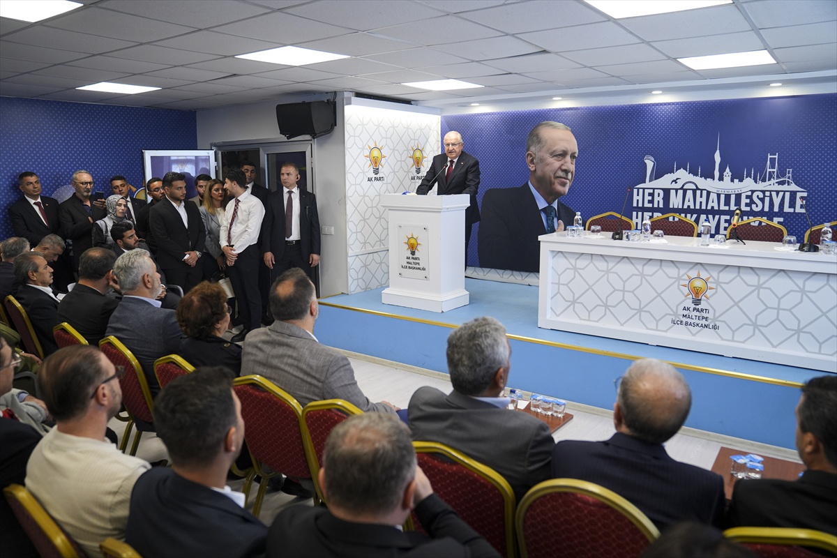 Milli Savunma Bakanı Güler, "Türkiye Yüzyılı Buluşmaları" kapsamında Maltepe\'de ziyaretlerde bulundu:
