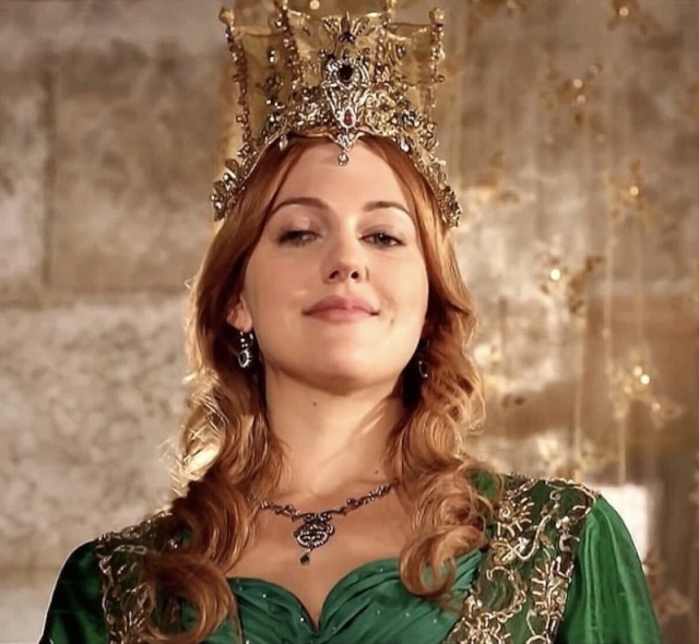Muhteşem Yüzyıl'ı izlerken kapısı çaldı! Karşısında Hürrem Sultan'ı gördü