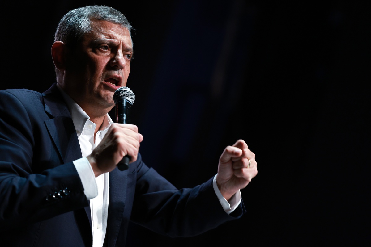 Özgür Özel\'den Erdoğan\'a: Senin bunlardan haberin varsa, istifa etmelisin. Haberin yoksa sandığı getirmelisin
