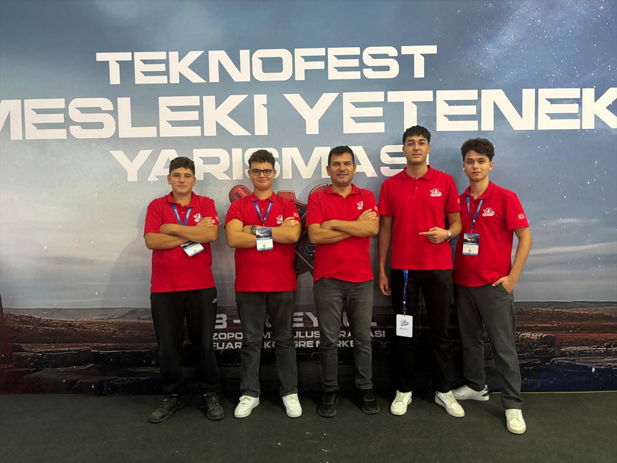 Sakarya Valiliği TEKNOFEST 2026 birincisi Kaynarca MTAL\'i tebrik etti