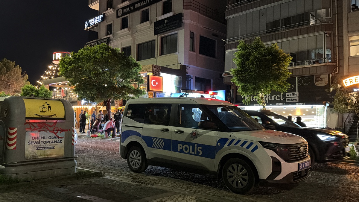 Atakum\'da iddiaya göre kız meselesi yüzünden A.İ. bacağından bıçaklandı