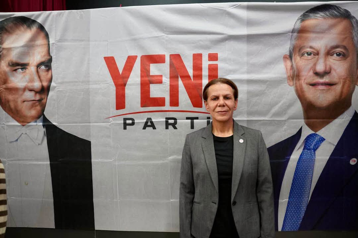 Senay Çankaya, YENİ Parti Gömeç İlçe Başkanlığı\'na tüm oyları alarak yeniden seçildi