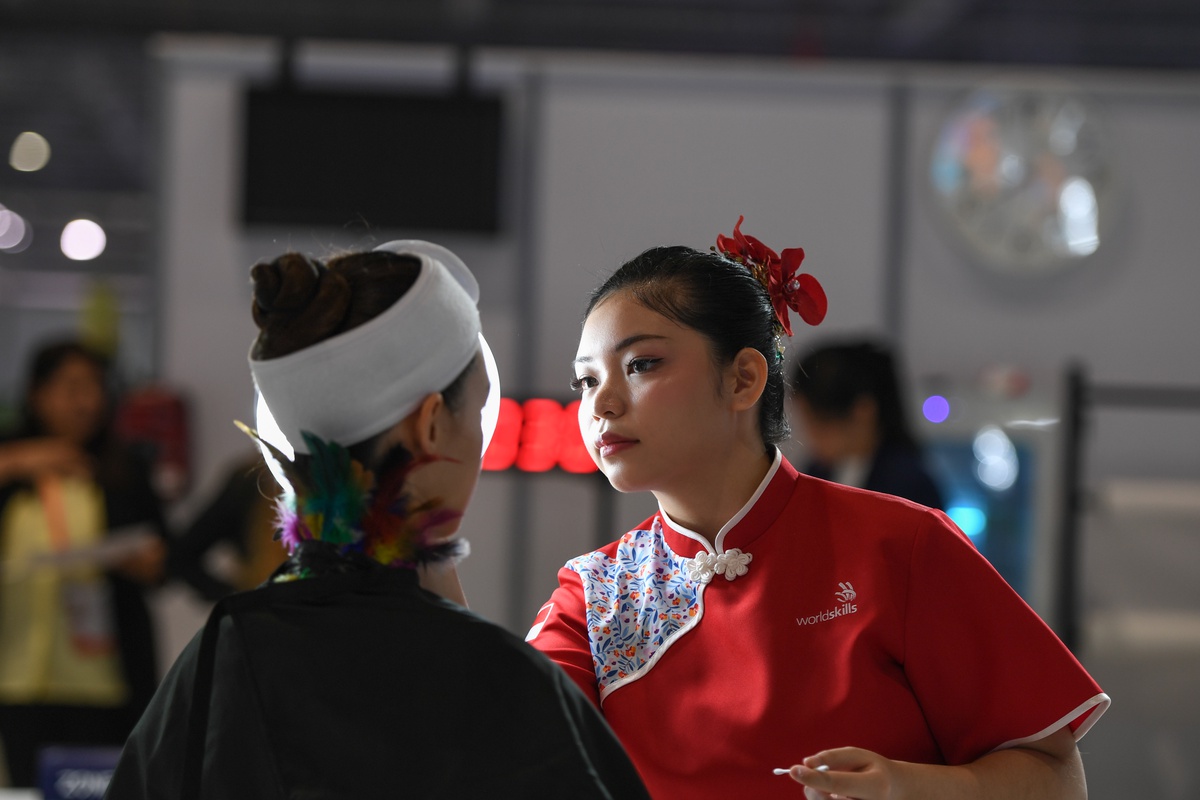 Shanghai\'da Dünya Beceri Yarışması 1.385 yarışmacıyla 64 kategoride sürüyor