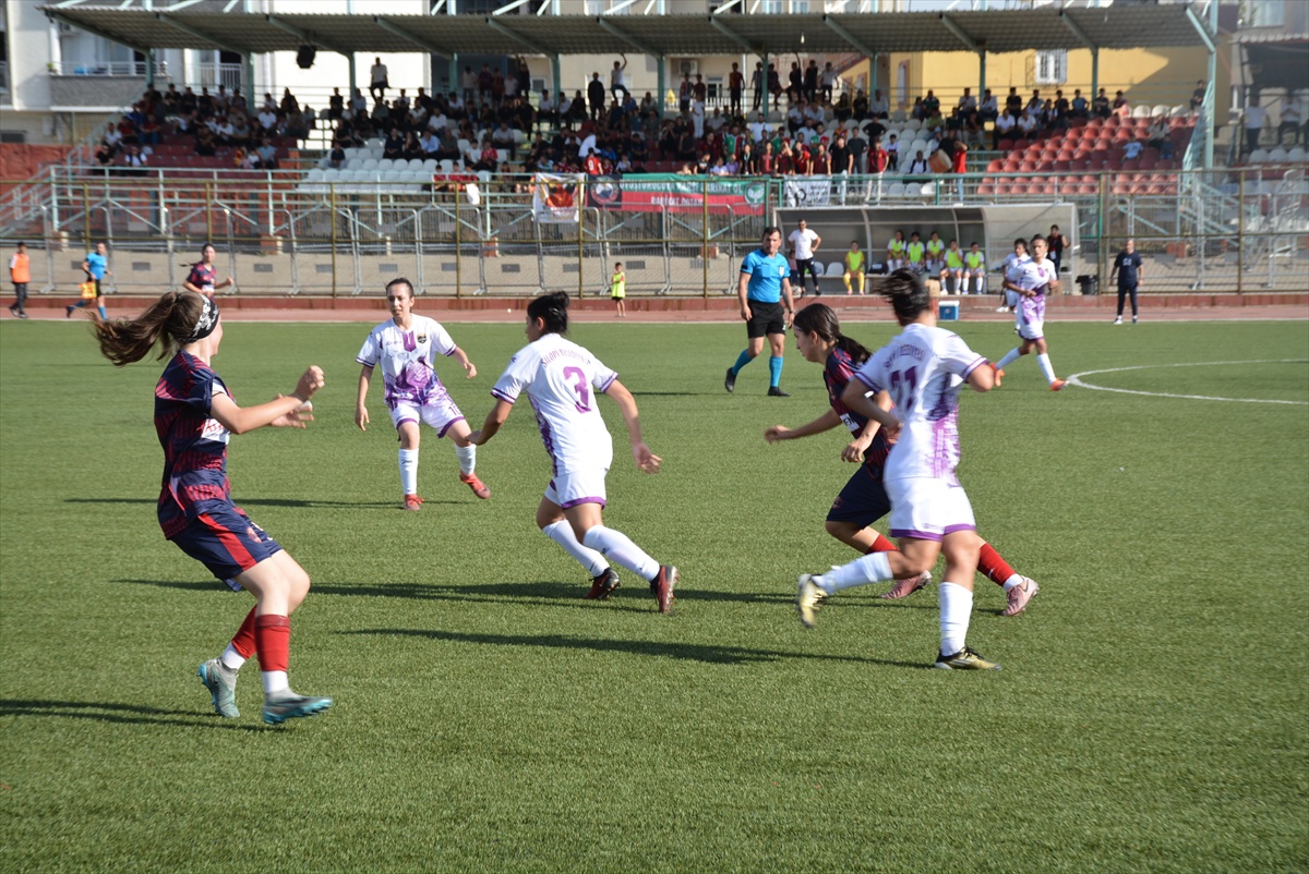 Silopi\'de Şırnak Kadın Spor Kulübü, Gazikentspor\'u 3-1 yenerek 6 puana ulaştı