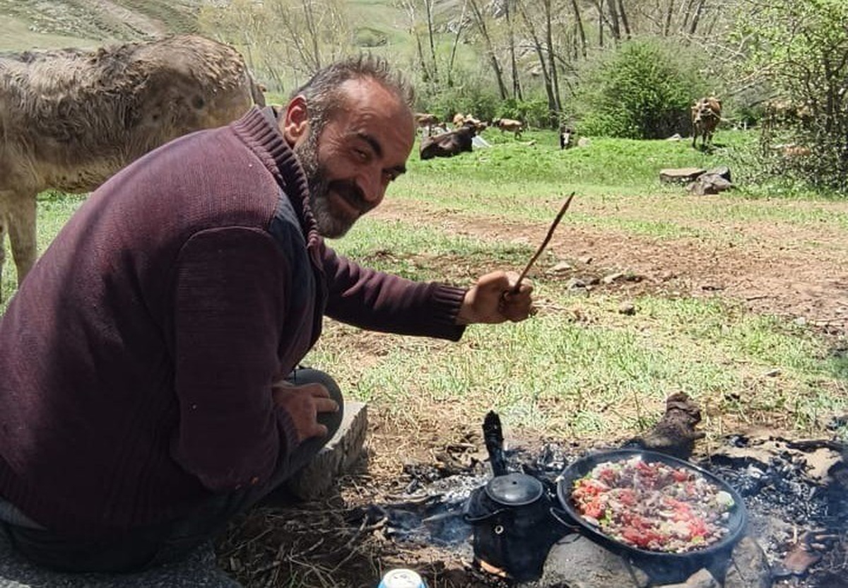Sivas Şarkışla\'da yaylada hayvan otlatan çoban yıldırım isabetiyle hayatını kaybetti.
