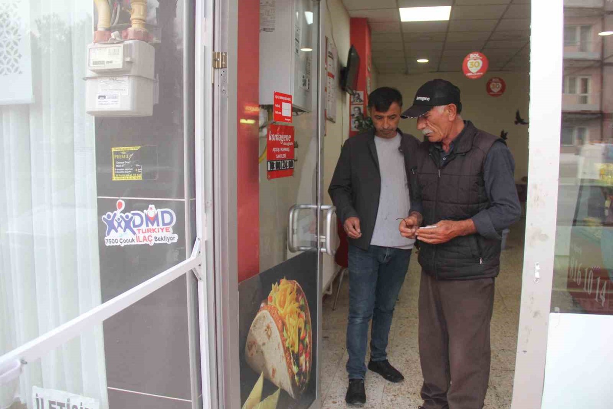 Sivas Zara\'da hırsızlar 5 iş yerinden yaklaşık 65 bin lira çalıp kapıları kapattı