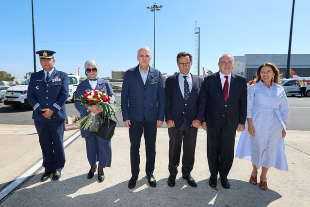 Numan Kurtulmuş resmi temaslar için gittiği Lizbon'da karşılandı