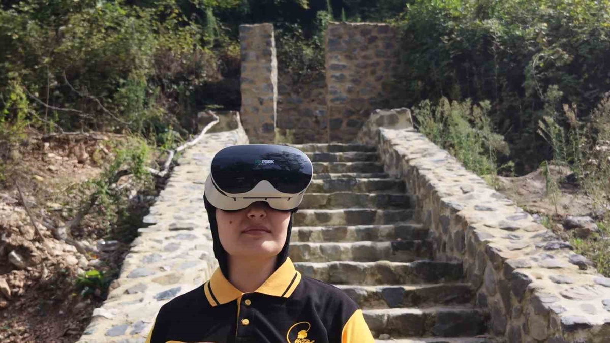 Yalova\'da lise öğrencileri yaklaşık 1400 yıllık su tünellerini VR ile sanala taşıdı
