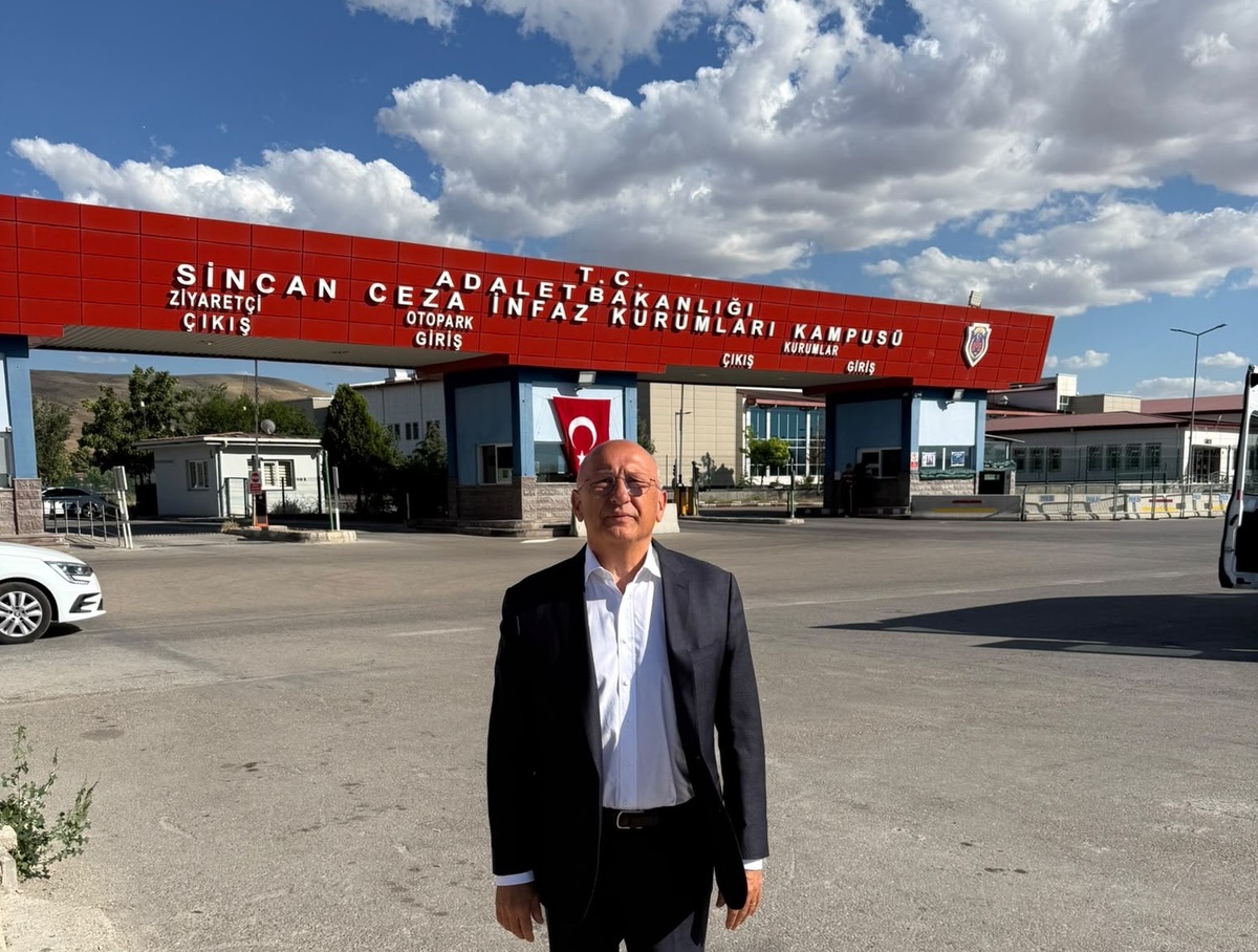 Çakırözer, Sincan\'da 40 kişilik koğuşta yerde yatırılan Tekerek için adalet istedi