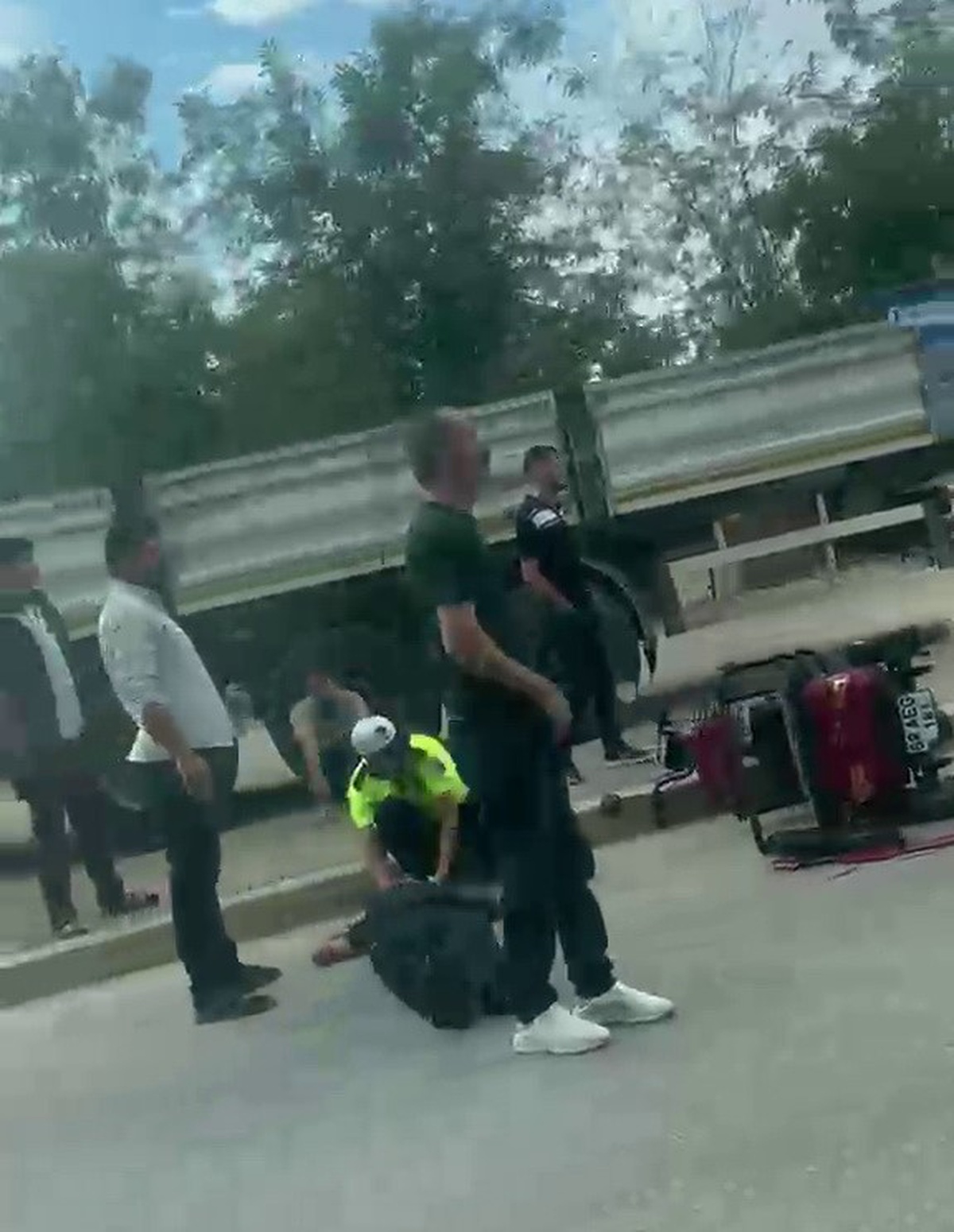 Adıyaman\'da motosiklet ile otomobil çarpıştı, 1 kişi yaralanarak hastaneye kaldırıldı