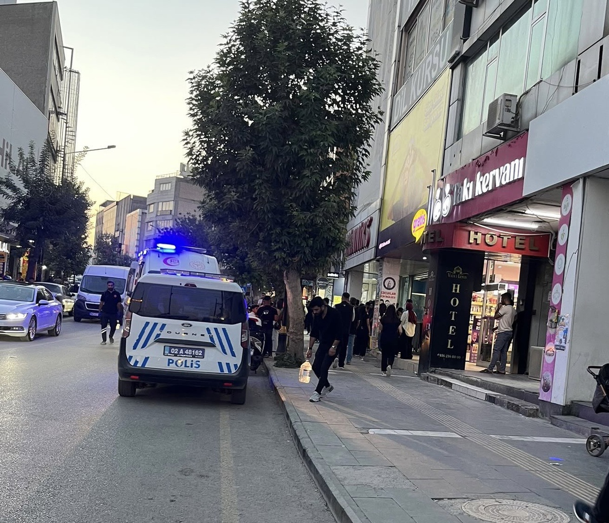 Adıyaman\'da iki kız grubu arasındaki kavgada yaralanan 1 kişi hastaneye kaldırıldı