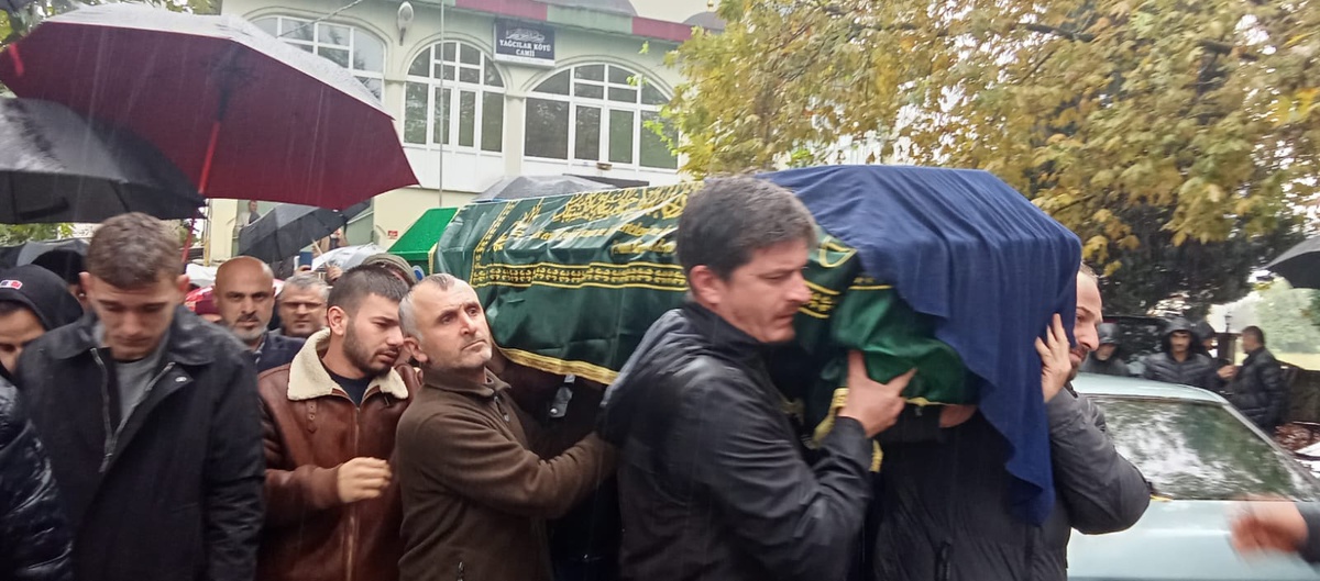 Sakarya\'da 23 gündür hastanede tedavi gören 6 çocuk annesi Betül Arık hayatını kaybetti, eşi tutuklu