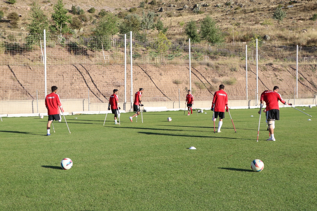 Ampute Milli Futbol Takımı, Dünya Kupası öncesi Erciyes\'te yeniden kampa girdi