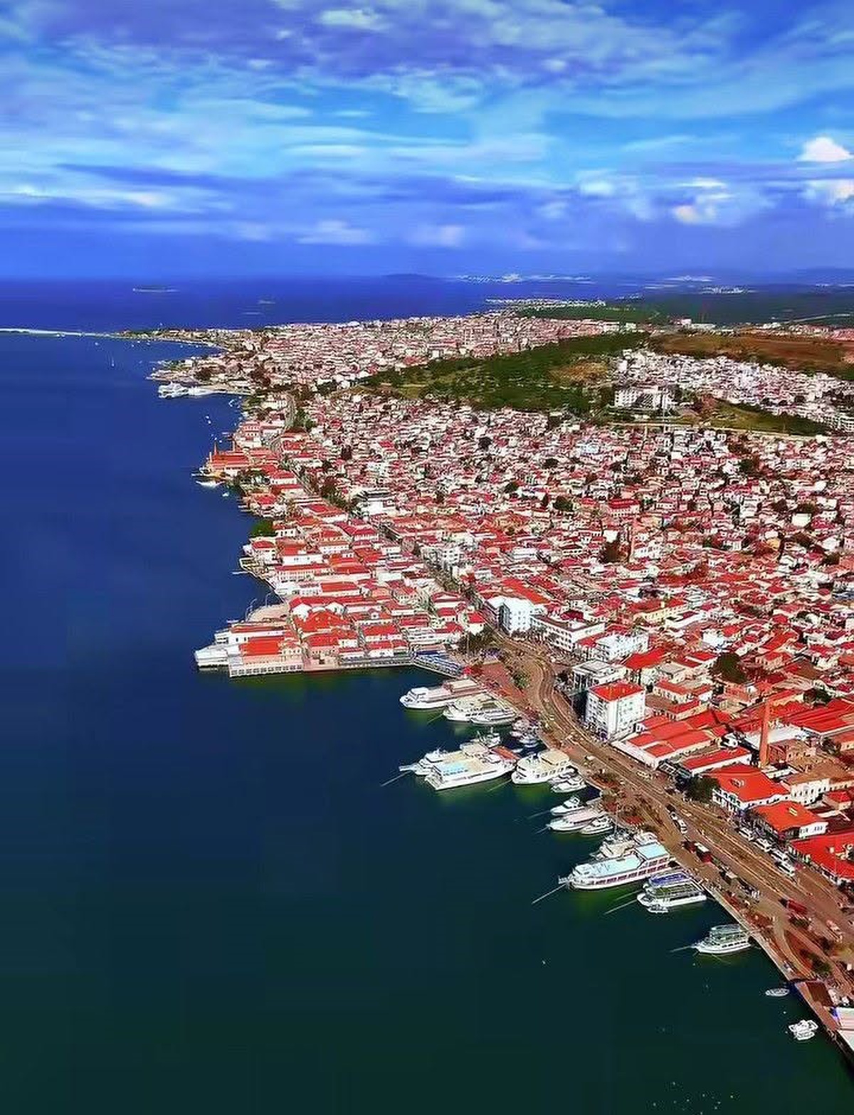 Ayvalık 75 bin 815 nüfusla Balıkesir\'in 5\'inci ilçesi oldu, Gönen\'le fark 85 kişi kaldı