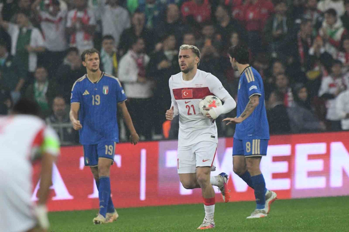 Barış Alper Yılmaz, İtalya karşısında skoru 3-1 yaparken 6. milli golünü attı