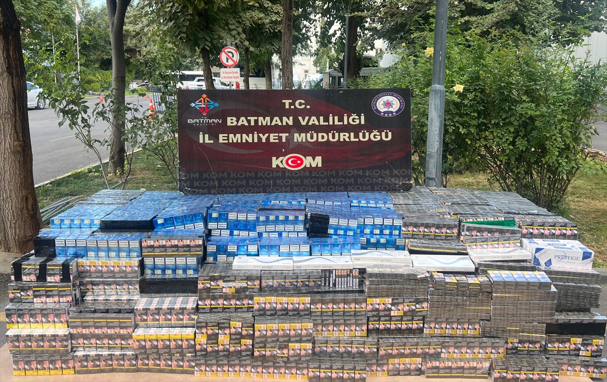 Batman\'da durdurulan kamyonette 18 bin 380 paket kaçak sigara ele geçirildi